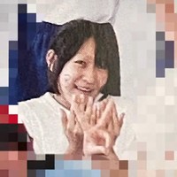 Hal itu berawal ketika Zirazyo sering menempelkan selotip atau lem di kelopak mata agar terlihat lebih besar. Ketika itu, ibunya mengatakan bahwa ada prosedur kecantikan untuk membuat tampilan demikian secara permanen. Zirazyo pun meminta orang tuanya untuk memperbolehkan operasi.Foto: TikTok/Twitter Zirazyo