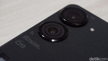 Asus menyematkan 6-axis Hybrid Gimbal Stabilizer untuk menjaga bebas blur dan goyang saat memotret maupun merekam video,. Foto: Adi Fida Rahman/detikINET