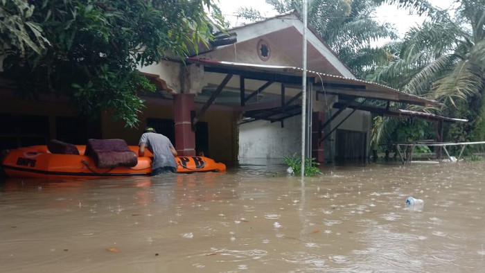 Banjir di Asahan dan Batu Bara masih terjadi