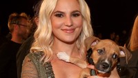 Kisah asmara Pete Davidson diketahui sejak dekat dengan Carly Aquilino pada 2015. Getty Images/Christopher Polk