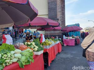 113 Pedagang Pasar di Denpasar Kembalikan Kios-Los, Pilih Jualan di Trotoar