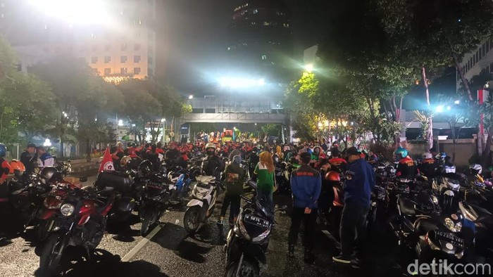 demo buruh umk batal