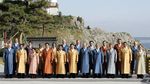 Momen Kepala Negara Kenakan Baju Tradisional Tuan Rumah G20-APEC