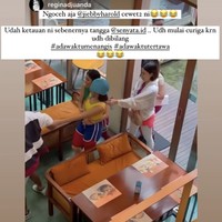 Setelahnya Gisel kembali mendapat kejutan ulang tahun dari rekan-rekan pilatesnya saat tengah berolahraga bersama. Setelah mengganti pakaian sesuai dengan tema kejutan ulang tahunnya, menggunakan kostum olahraga yang berwarna-warni, Gisel pun dibawa oleh rekan-rekannya ke lokasi kejutan ulang tahunnya dengan mata yang tertutup. Foto: Instagram/@gisel_la