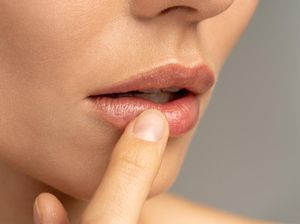 Sering Dipoles Jadi Merah, Sebenarnya Apa Warna Bibir Manusia?