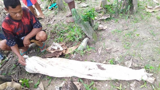 Jenazah Bojonegoro yang kain kafannya masih utuh saat digali