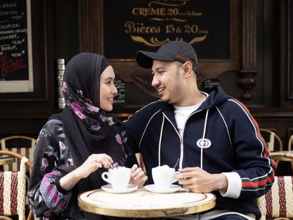Momen Romantis Kartika Putri dan Suami Kulineran di Kafe dan Warung