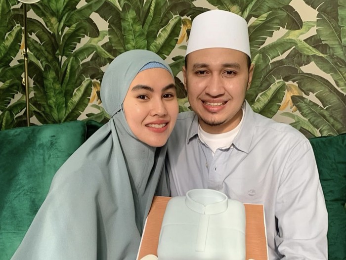 Kartika putri makan bareng suami