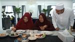 Momen Romantis Kartika Putri dan Suami Kulineran di Kafe dan Warung