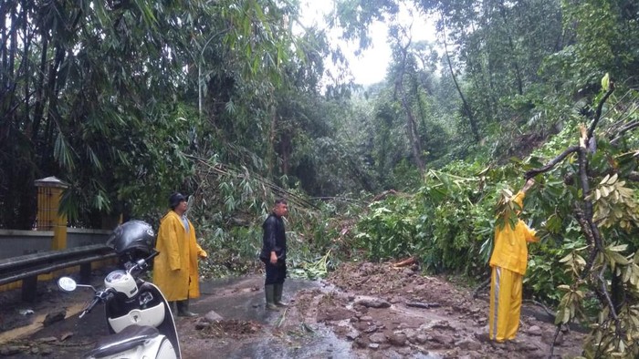 Longsor di Banten (Bahtiar-detikcom)