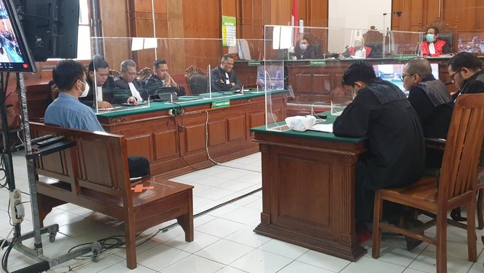 mas bechi disidang di PN Surabaya