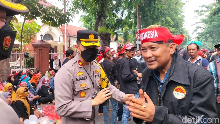 Massa pendukung Mas Bechi di PN Surabaya bubar
