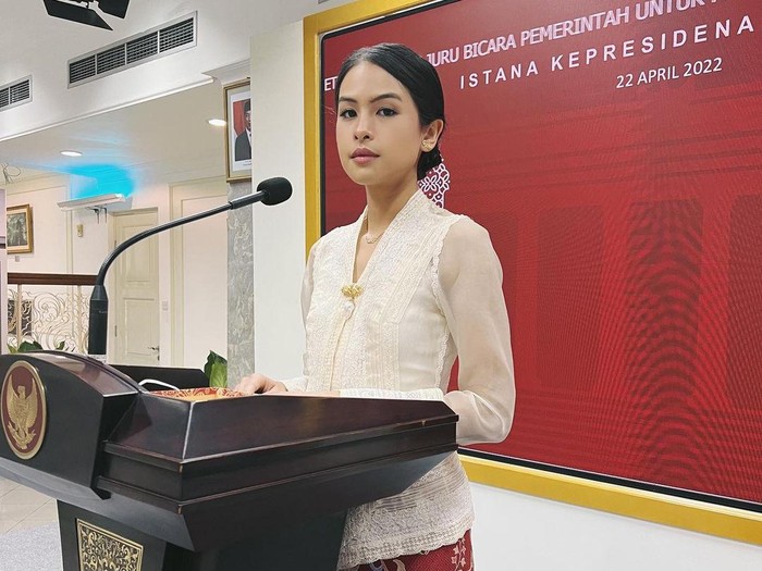 Maudy Ayunda anggun berkebaya di G20