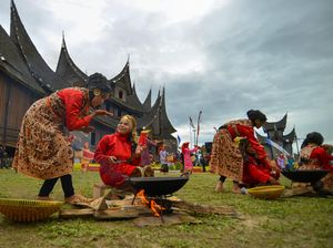 Melihat Keseruan Festival Pesona Minangkabau