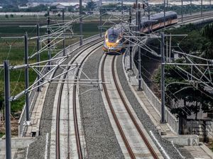 Timbang-timbang Permintaan Konsesi Kereta Cepat 80 Tahun