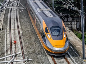 Viral Koin Tidak Goyang Saat Kereta Cepat Melaju 180 Km/Jam!