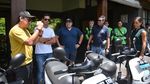 Momen Andre & Surya Touring Motor Listrik Electrum di Bali