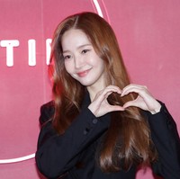 Pada Kamis (10/11/2022), penggemar dikejutkan dengan kabar penggeledahan kantor agensi Park Min Young yang diduga memiliki kolerasi dengan Kang Jong Hyun. Foto: Getty Images