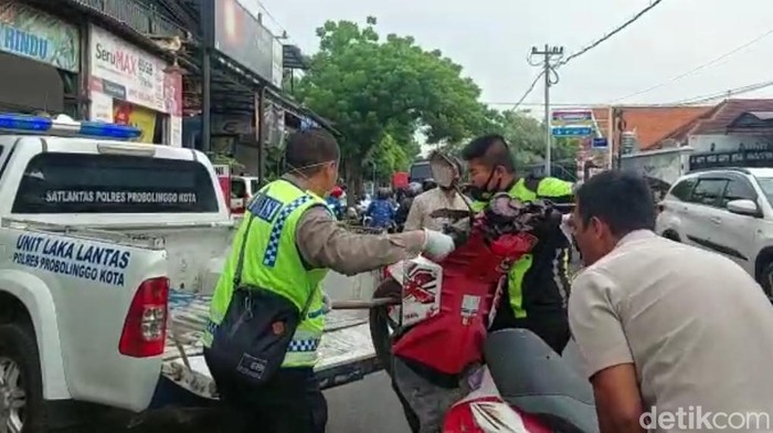 pelajar probolinggo tewas terlindas truk