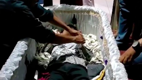 Polisi akan memeriksa sejumlah pihak untuk mengungkap fakta kabar pria bernama Urip Saputra yang meninggal lalu hidup lagi. (Tangkapan layar video viral)