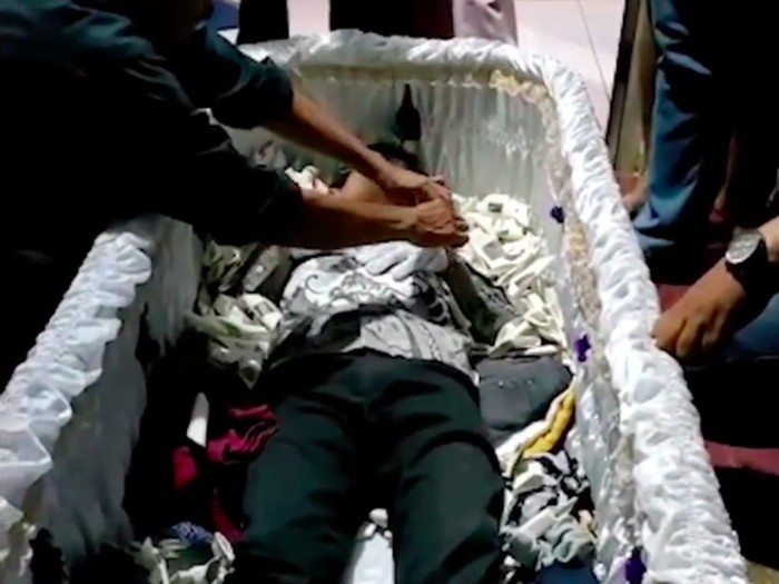 Polisi akan memeriksa sejumlah pihak untuk mengungkap fakta kabar pria bernama Urip Saputra yang meninggal lalu hidup lagi. (Tangkapan layar video viral)