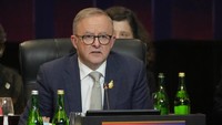 Melansir daridailymail.co.uk, Rabu (16/11/2022), Anthony Albanese memiliki portofolio berupa real estat. Diketahui, Perdana Menteri Australia ini memiliki sejumlah rumah di Sydney dan Canberra yang jika ditotal memiliki aset senilai US$ 5 juta atau sekitar Rp 78 miliar. AP/Dita Alangkara  