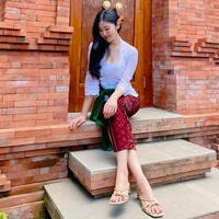 Di luar parasnya yang cantik, Ayusa juga memiliki segudang prestasi. Sarjana kedokteran Universitas Udayana ini pernah menjadi wakil Indonesia di forum internasional seperti Sunburst Youth Camp 2014 di Singapura dan International Community Development & Leadership Summit 2013 di India.  (Foto: Instagram/@ayusarasw)