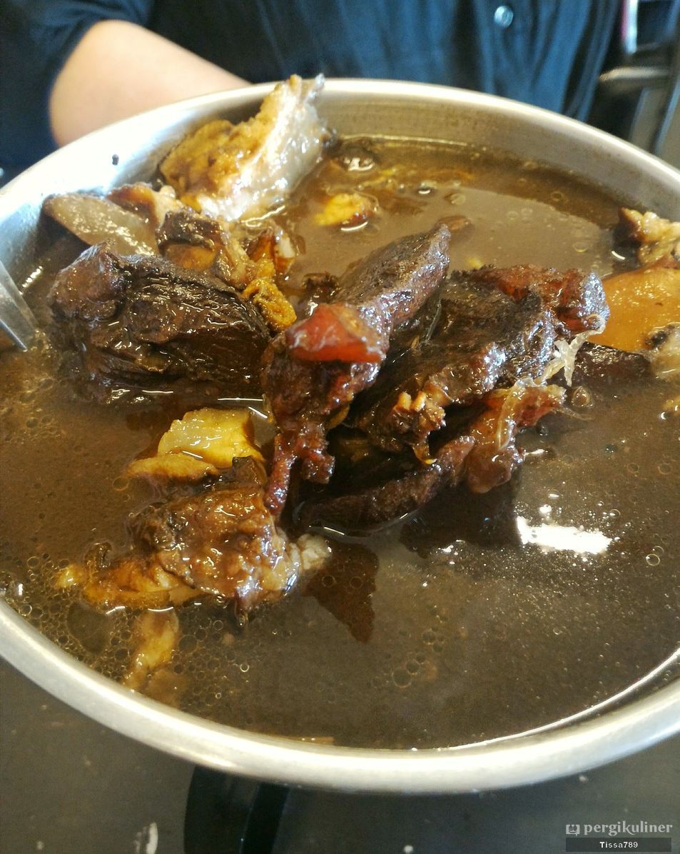 Rawon enak di jakarta untuk makan siang