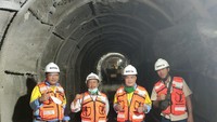 Jenis bahan peledak yang diaplikasikan oleh PT DAHANA pada pekerjaan Bendungan Pamukkulu ini adalah jenis bahan peledak generasi terkini jenis Dabex, Booster, dan Non elektrik detonator. Foto: Dok. DAHANA