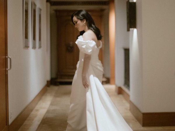 Inspirasi Gaun Resepsi Pernikahan Rachel Amanda, Gaya Glamor Klasik