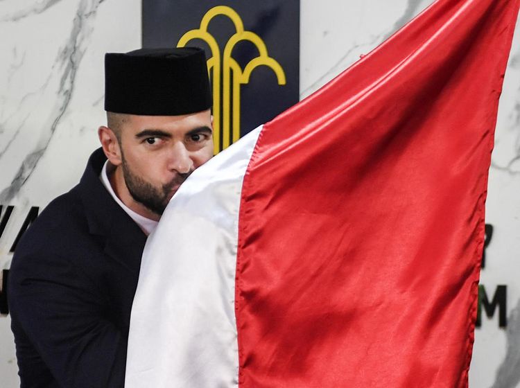 Lihat Lagi Momen Sandy Walsh-Jordi Amat jadi WNI dan Cium Merah Putih