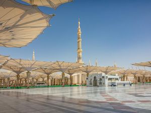 Tak Ada Penutupan Ziarah di Makkah & Madinah, Ini yang Sebenarnya Terjadi