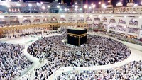 Setelah Allah SWT menciptakan Nabi Adam dan Siti Hawa, kemudian mereka diturunkan ke Bumi, keduanya diperintahkan untuk membuat bangunan di lembah yang bernama Bakkah. Tempat ini kemudian dikenal dengan sebutan Makkah. Sayangnya bangunan ini kemudian hancur akibat air bah pada masa Nabi Nuh. Foto: Getty Images/iStockphoto