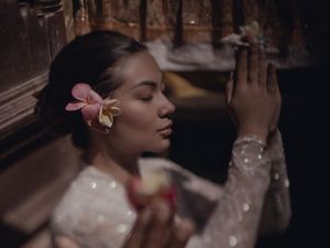 Mengenal Tradisi Melukat, Ritual Adat Bali untuk Pulihkan Kesehatan Jiwa