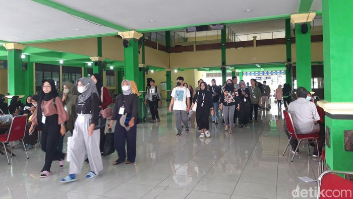 Suasana di Asrama Haji Donohudan, Boyolali, lokasi transit dan menginap peserta dan penggembira Muktamar Muhammadiyah di Solo, Kamis (17/11/2022).