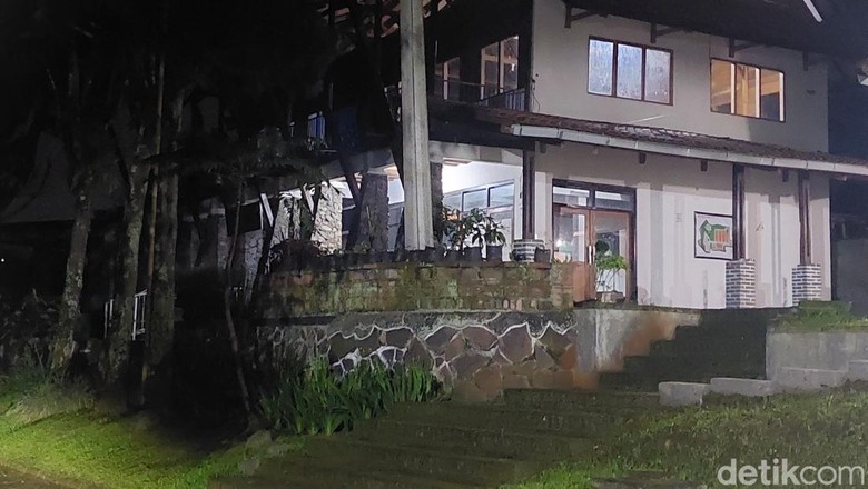 Suasana Villa Terbengkalai di Kompleks Perumahan Katumiri, KBB