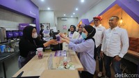 Hadirnya tampilan dan konsep baru kekinian ini merupakan bagian dari upaya MeeNUM dalam membangun relevansi dan kedekatan dengan target konsumennya yang didominasi oleh anak muda rentang usia 15-22 tahun.