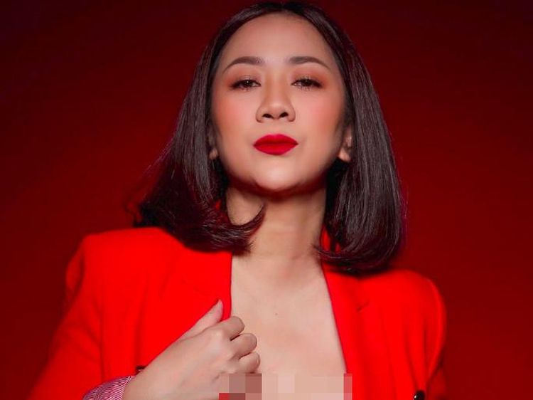 Pose Terbaru Tante Ernie Si Pemersatu Bangsa, Bikin Salfok
