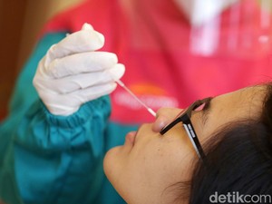 4 dari 10 Warga DKI yang Dites PCR Positif COVID, Puncak Kasus Diprediksi 2 Pekan Lagi
