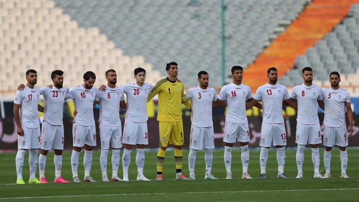 TEHRAN, IRAN - OCTOBER 10: Iranian Players poses for one minute silent during  FIFA World Cup Qualifier match between Iran v Cambodia at Azadi Stadium on October 10, 2019 in Tehran, Iran. (Photo by Amin M. Jamali/Getty Images)