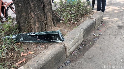 TKP Kecelakaan beruntun mobil, motor, dan gerobak es di Slamet Riyadi Solo, Kamis (17/11/2022).