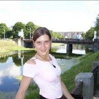 Aku tidak menggunakan steroid, aku hanya minum multivitamin, aku berharap bisa jadi sangat besar setinggi 190 cm dan berat lebih dari 100 kg, seperti ayahku, katanya dilansir Daily Star.Foto: Facebook