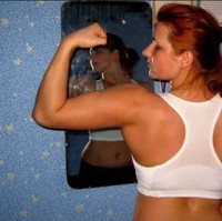 Varya juga disebut seorang pelajar berprestasi yang tidak heran mengingat ia sudah bisa membaca di usia tiga tahun. Varya pun melatih fisiknya dengan olahraga tinju, kickboxing, gulat, dan sirkus.Foto: Facebook