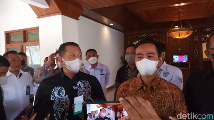 Waketum Golkar Bambang Soesatyo bertemu Gibran Rakabuming di Solo, Kamis (17/11/2022).