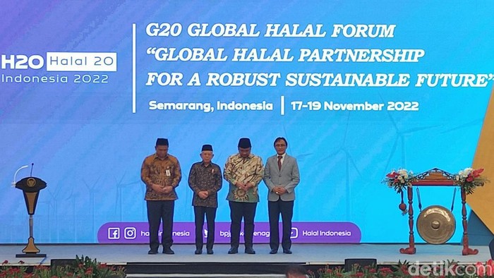Wapres Maruf Amin membuka Forum Halal 20 (H20) di Semarang, Kamis (17/11/2022).