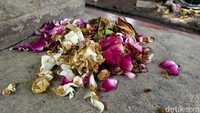 Warga sekitar menyebut beberapa di antara makam tua itu masih diziarahi kerabatnya. Di antara warga bahkan juga turut mendoakan di hari tertentu seperti Selasa maupun Jumat Kliwon. (Foto: Anggah/detikJateng)