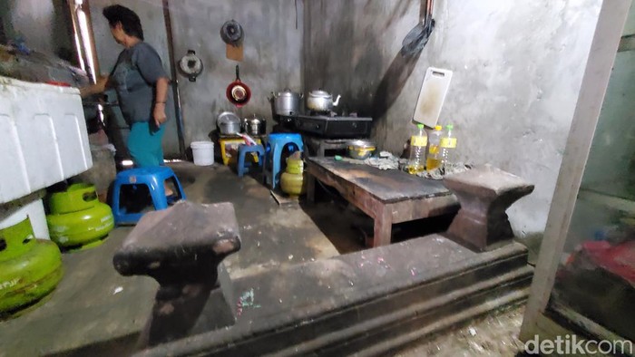Warga ini tinggal bareng makam-makam tua di Tamansari Kraton, Jogja. Foto diambil Rabu (17/11/2022).