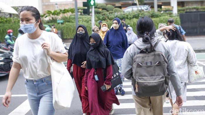 Waspada Varian XBB dan BQ.1 Biang Kerok COVID-19 Meroket di RI Jubir Kemenkes Mohammad Syahril menyebutkan bahwa XBB maupun BQ.1 menyumbang lebih dari 20 persen penambahan kasus baru di Indonesia.