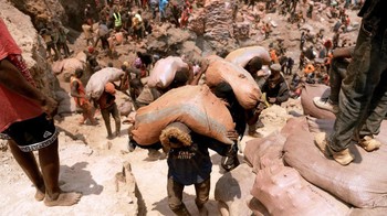 Selain itu, kobalt juga sempat digunakan untuk mengobati beberapa jenis anemia. Akan tetapi, masih diperlukan penelitian lebih lanjut untuk membuktikan khasiat tersebut. Foto: Junior Kannah/AFP/Getty Images