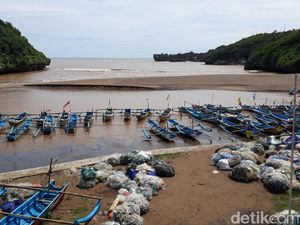 Bikin Geger, Air Laut Pantai Baron Tiba-tiba Berwarna Cokelat